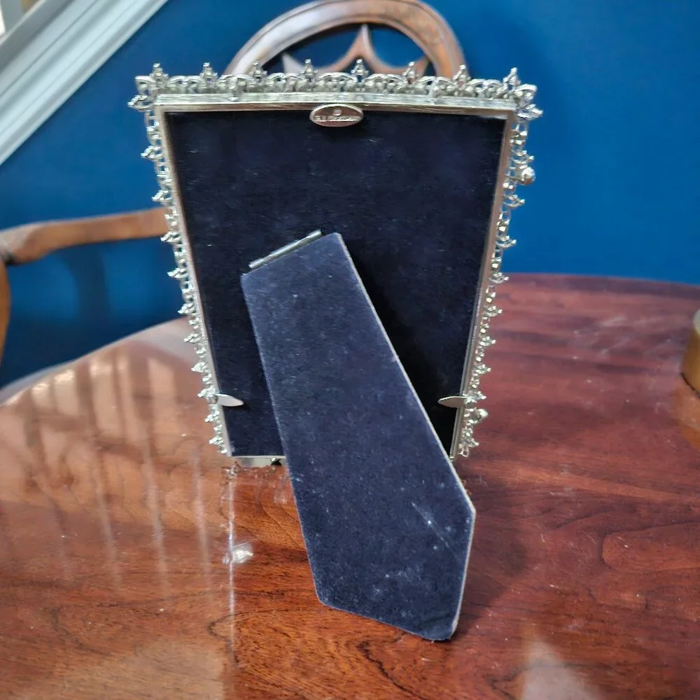 RARE VINTAGE RJ GRAZIANO SCROLL WEDDING SNOWFLAKE PEARL CRYSTAL PICTURE FRAME